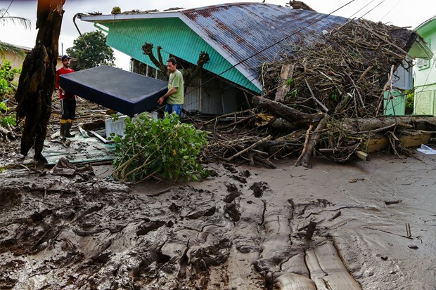 Brazil tích cực tìm kiếm hàng chục người mất tích sau mưa bão